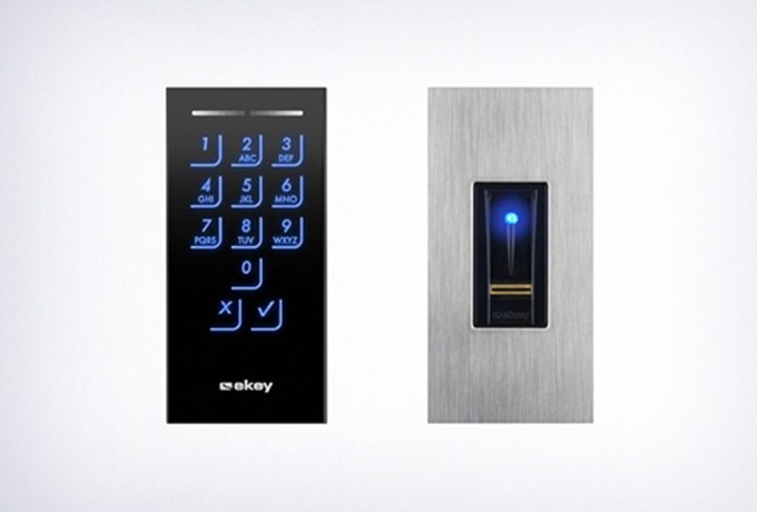 Baierl Sliderbild Schluessellose Zutrittsloesungen 500X337